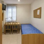 Rent a room of 85 m² in madrid