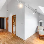 Pronajměte si 3 ložnic/e byt o rozloze 140 m² v Prague