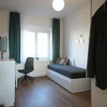 Pronajměte si pokoj o rozloze 270 m² v Prague