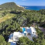 Rent 6 bedroom house in Cala Jondal