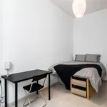 Rent 4 bedroom apartment in Barcelona