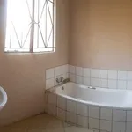 Rent 3 bedroom house of 70 m² in Pretoria