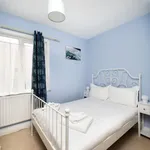 Rent 3 bedroom apartment of 800 m² in London