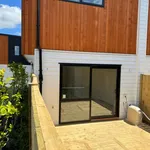 Rent 2 bedroom house of 860 m² in Auckland