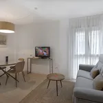 Rent 1 bedroom apartment of 50 m² in Málaga