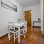 Rent a room of 100 m² in madrid