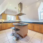 Rent 3 bedroom flat in Surrey