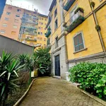 Affitto 5 camera appartamento di 125 m² in Naples