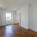 Rent 4 bedroom apartment of 218 m² in Paris