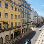 Rent a room of 120 m² in lisbon