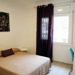 Rent 4 bedroom apartment in Barcelona