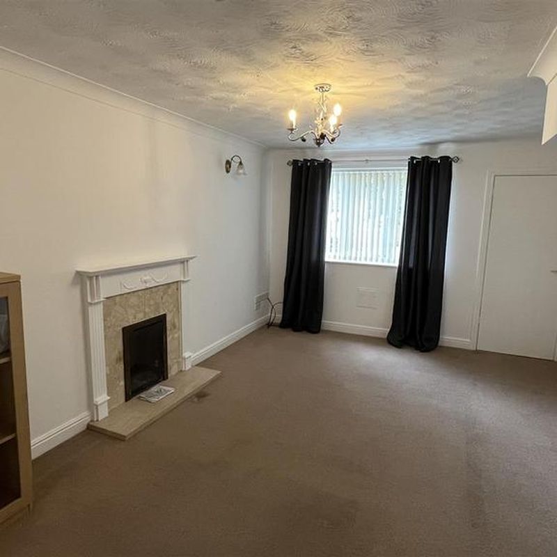 2 bedroom semi-detached house to rent St Martin's