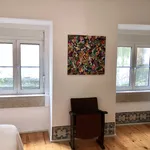 Rent 3 bedroom apartment of 152 m² in Lisbon