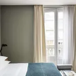 Rent 4 bedroom apartment of 140 m² in barcelona