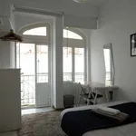 Rent a room of 100 m² in lisbon