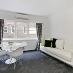 Rent 1 bedroom apartment in Melbourne