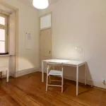 Rent a room of 120 m² in lisbon