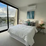 Rent 4 bedroom apartment in Melbourne