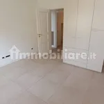 Affitto 5 camera appartamento di 113 m² in Naples