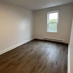 Rent 5 bedroom apartment in Magog