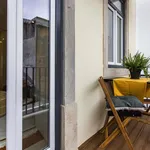 Rent 4 bedroom apartment of 50 m² in Lisboa