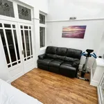 Rent 5 bedroom house in West Midlands