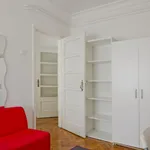 Rent 4 bedroom apartment in Lisbon