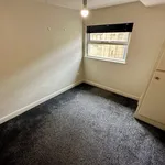 Rent 2 bedroom flat in Wakefield