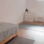 Rent a room of 300 m² in São Domingos de Rana