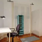 Rent a room of 110 m² in lisbon