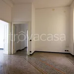 Affitto 4 camera appartamento di 137 m² in Genova