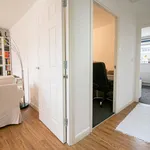 Rent 2 bedroom apartment in Cardiff