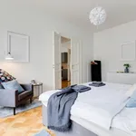 Rent 2 bedroom apartment of 85 m² in Prague