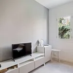 Rent 1 bedroom apartment of 40 m² in barcelona