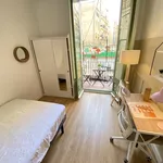 Rent 4 bedroom apartment of 10 m² in Barcelona