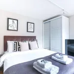 Rent 2 bedroom flat of 732 m² in London