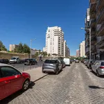 Rent 3 bedroom apartment of 75 m² in Lisboa