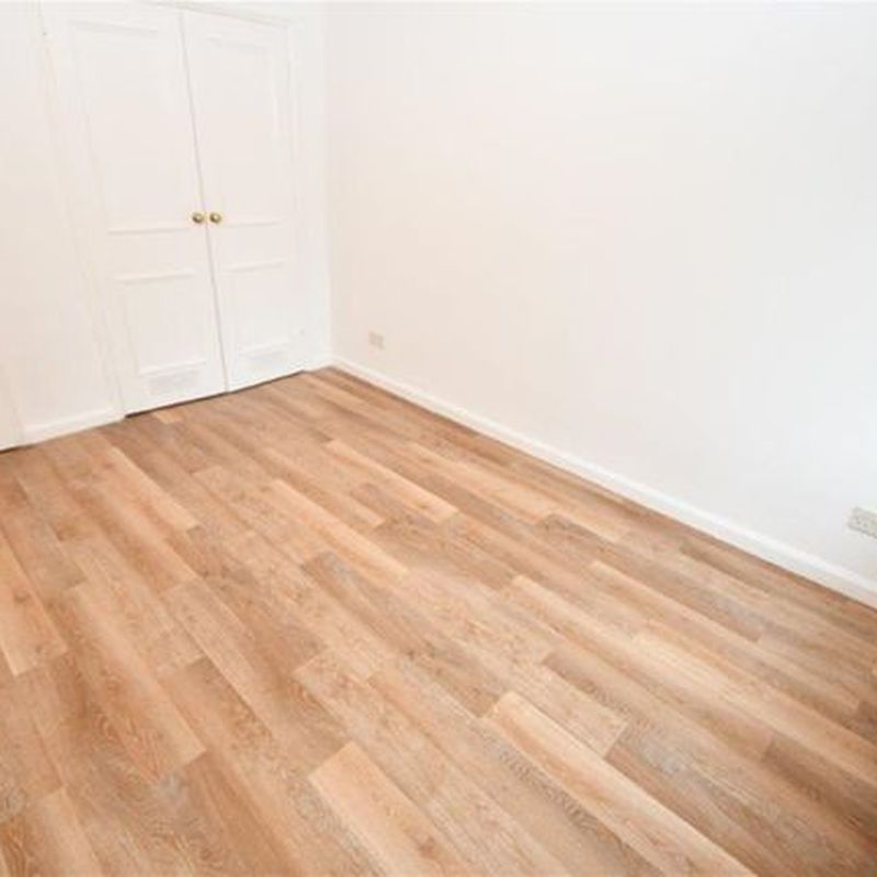 Flat to rent in Eastwood Road, Bramley, Guildford GU5 Gomshall