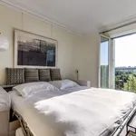 Rent 2 bedroom apartment of 646 m² in Paris