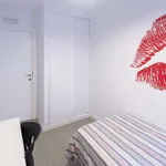 Rent a room of 260 m² in madrid