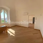 Affitto 3 camera appartamento di 169 m² in Bari