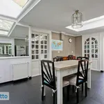 Rent 6 bedroom house of 320 m² in Rome