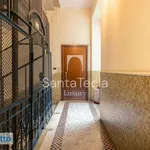 Rent 5 bedroom apartment of 223 m² in Milan