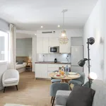 Rent 1 bedroom apartment of 377 m² in Málaga