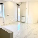 Affitto 3 camera appartamento di 81 m² in Napoli