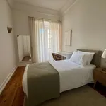 Rent 4 bedroom apartment of 190 m² in lisbon