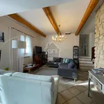 Maison de 128 m² avec 4 chambre(s) en location à MONTEUX