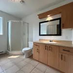 Rent 4 bedroom apartment in Sherbrooke