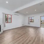 Rent 3 bedroom house of 917 m² in  Armidale NSW 2350                        