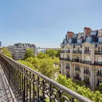 Rent 6 bedroom apartment of 186 m² in Paris